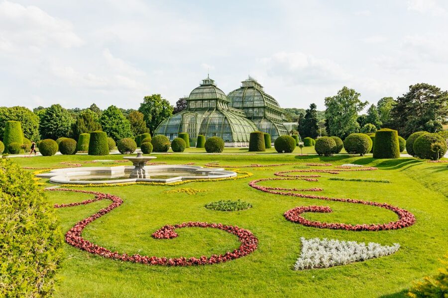 Vienna: Panorama Train Tickets to explore Schönbrunn Palace - Audio commentary and what you hear