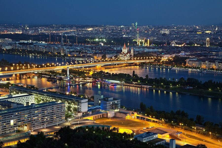 Vienna: Panoramic Night Tour by Bus - Why a moving view works well in Vienna
