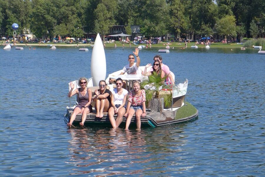 Vienna: Private Floating Island E-Boat Rental on Danube - Why the Old Danube feels far from central Vienna