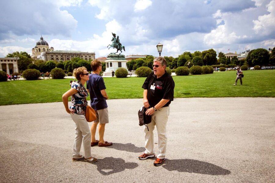 Vienna: Private Guided Walking Tour - Albertina, the State Opera, and Hotel Sacher