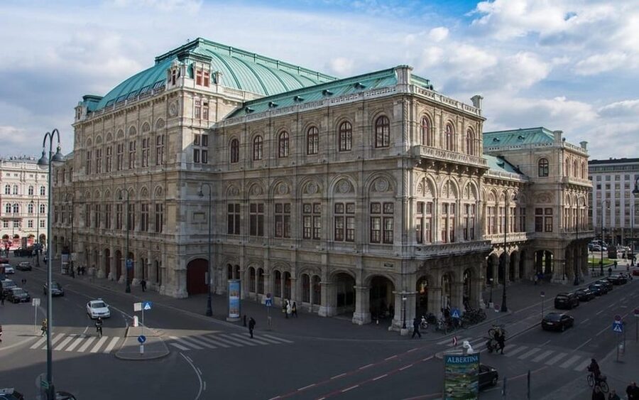 Vienna: Private Half-Day Sightseeing Tour - Belvedere Palace and the cost of choosing an interior
