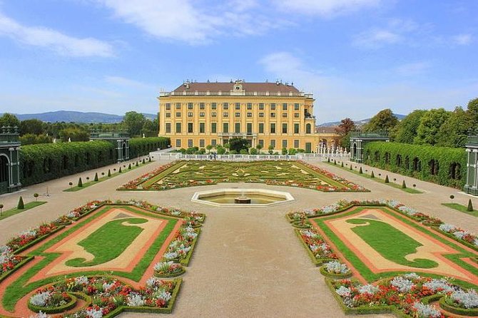 Vienna Private Transfer from Vienna Airport to City centre - Key points to know before booking