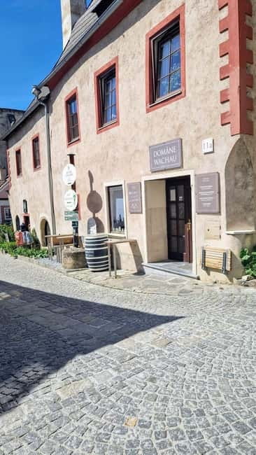 Vienna: Private Wachau tour to Dürnstein and Melk - Who should book this outing