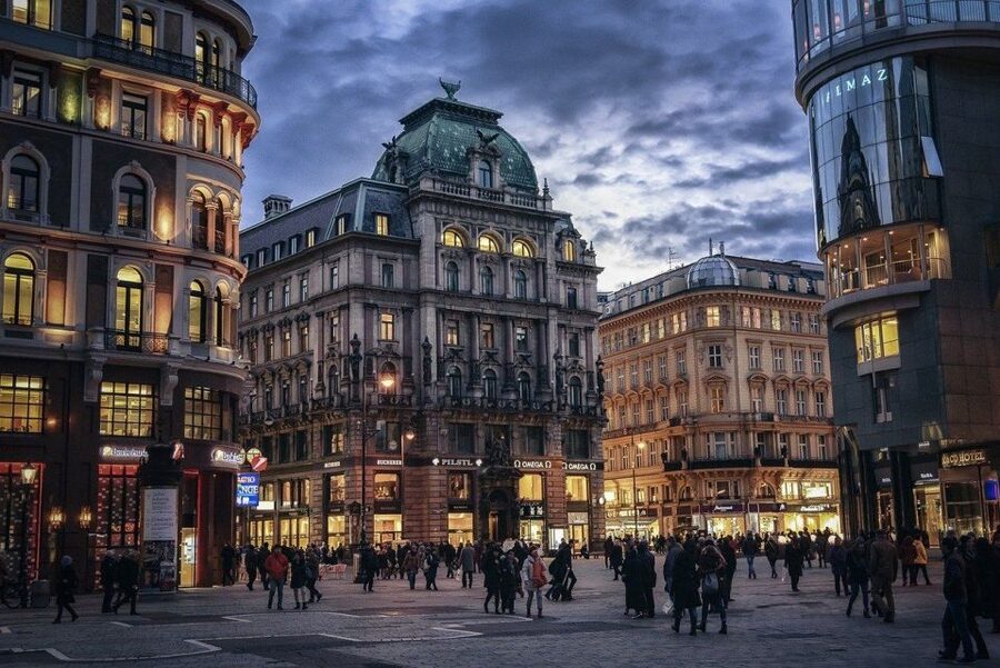 Vienna Private Walking Tour including State Opera - A three-hour introduction to Vienna’s center