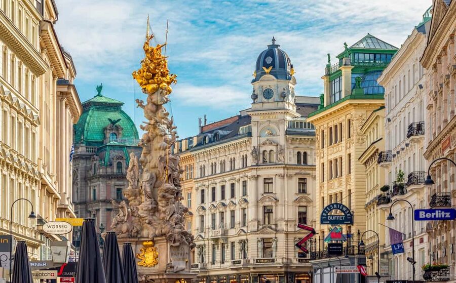 Vienna: Private Walking Tour of the Historic Center - Why a two-hour walk works well in Vienna