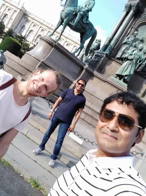 Vienna: Private Walking Tour with a Local Guide - The human side: guides such as Aida, Ernst, and Jeff