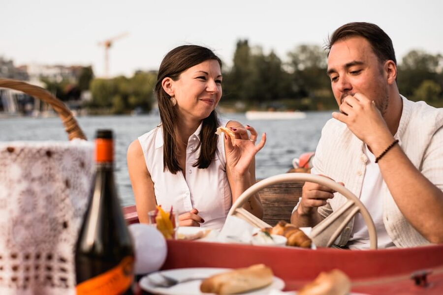 Vienna: Retro Boat Tour on the Danube River with Picnic - Who will enjoy this most