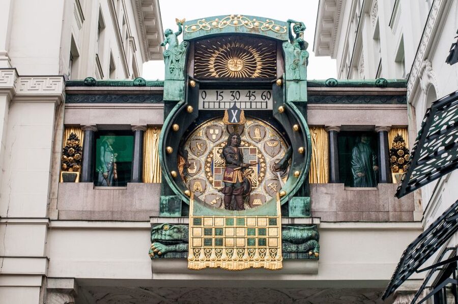 Vienna: Romantic Old Town 2-Hour Discovery Tour - Reading Vienna through its buildings