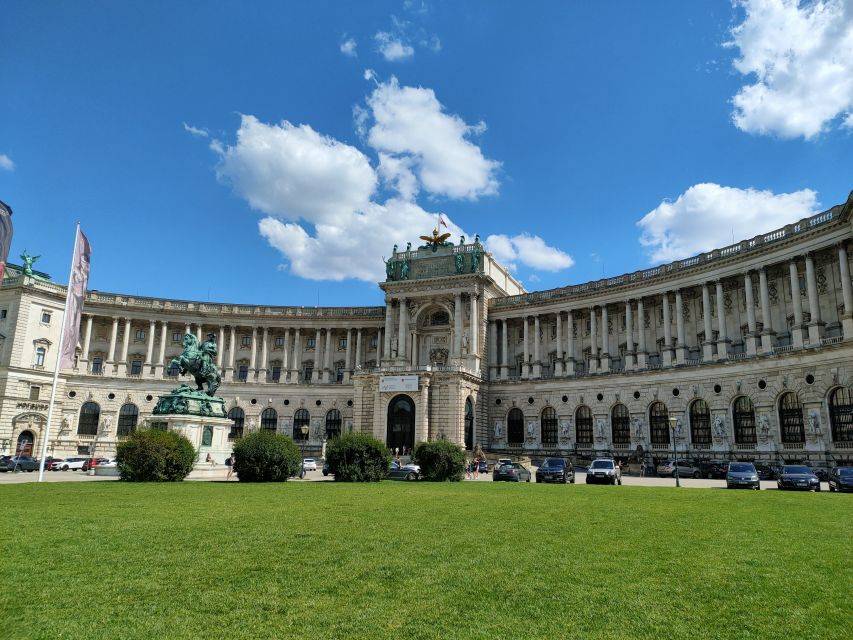 Vienna: Schönbrunn Palace and City Center Guided Tour - The 15-minute metro ride into central Vienna