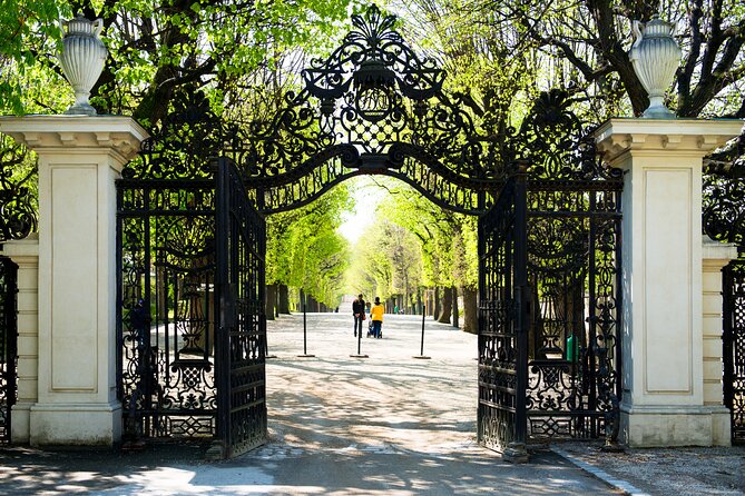 Vienna: Schönbrunn Palace Gardens Private Guided Tour - How much value do you get for $163.40?