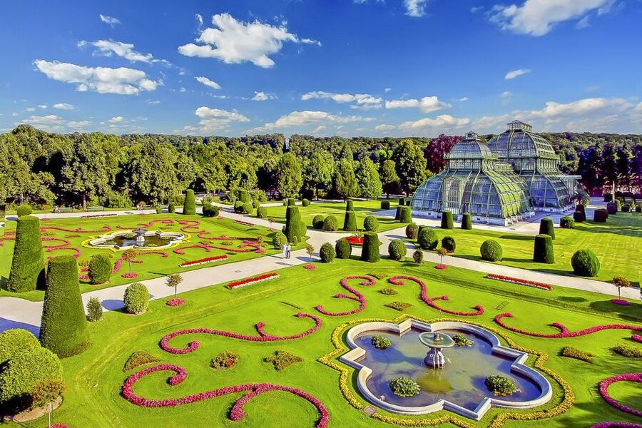 Vienna: Schönbrunn Palace & Gardens Skip-the-Line Tour - Why Schönbrunn deserves a guided visit