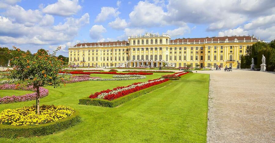 Vienna: Schönbrunn Palace & Gardens Skip-the-Line Tour - Inside the palace: 22 rooms in about an hour