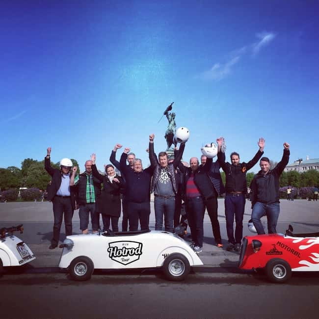 Vienna: Sightseeing Tour in Hotrod - A small car with a big entrance