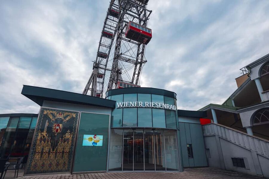 Vienna: Skip-the-cashier-desk-line Giant Ferris Wheel Ride - Using the skip-the-cashier-desk ticket