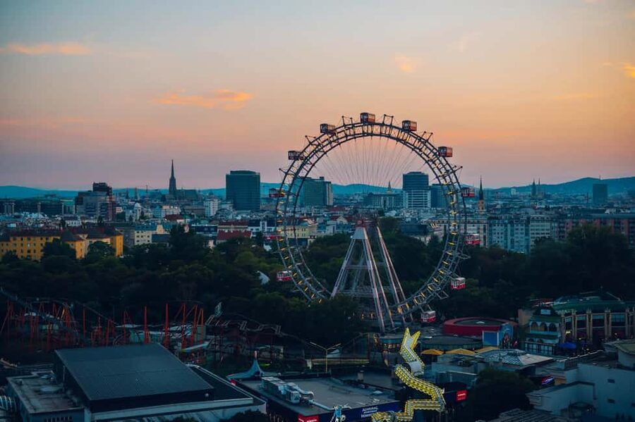 Vienna: Skip-the-cashier-desk-line Giant Ferris Wheel Ride - Arriving at Wiener Prater