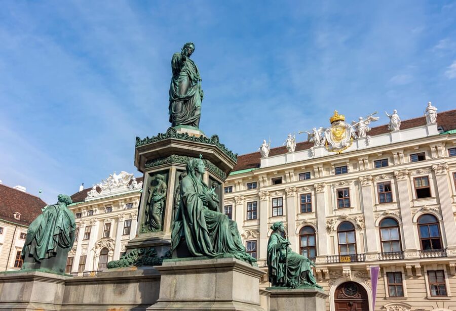 Vienna: Skip-the-Line Hofburg and Empress Sisi Museum Tour - What the Hofburg tour actually covers