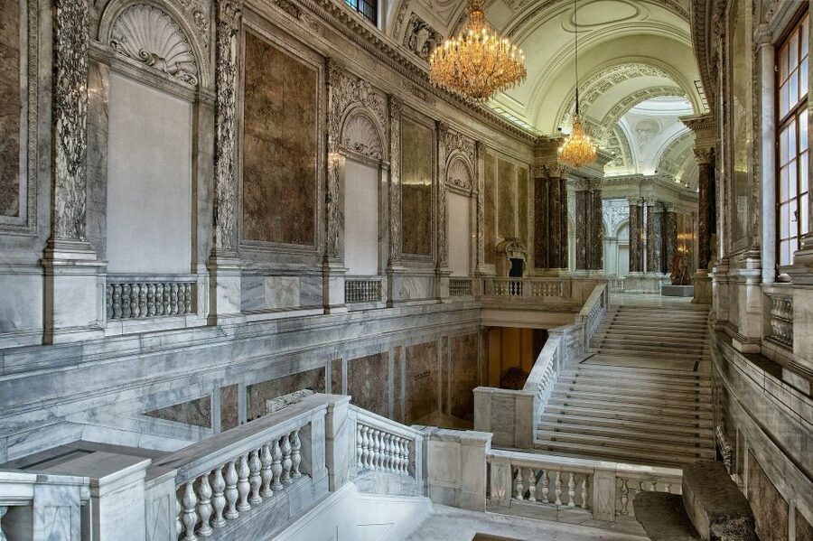 Vienna: Skip-the-Line Hofburg Ticket & Sisi Museum Tour - Who should book this Hofburg tour?