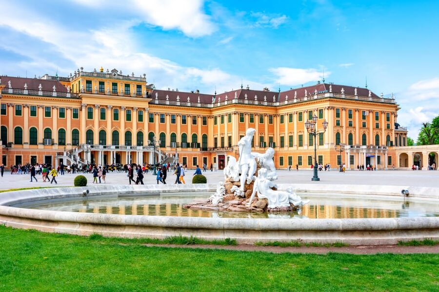 Vienna: Skip-the-Line Schönbrunn Palace and Gardens Tour - Key points at a glance