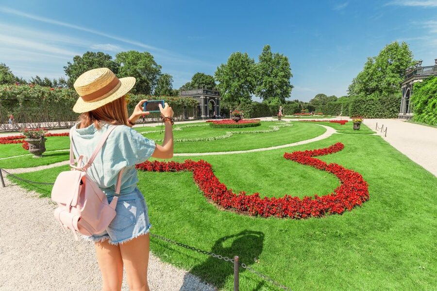Vienna: Skip-the-Line Schönbrunn Palace & Gardens Tour - The Gloriette view, with one important expectation