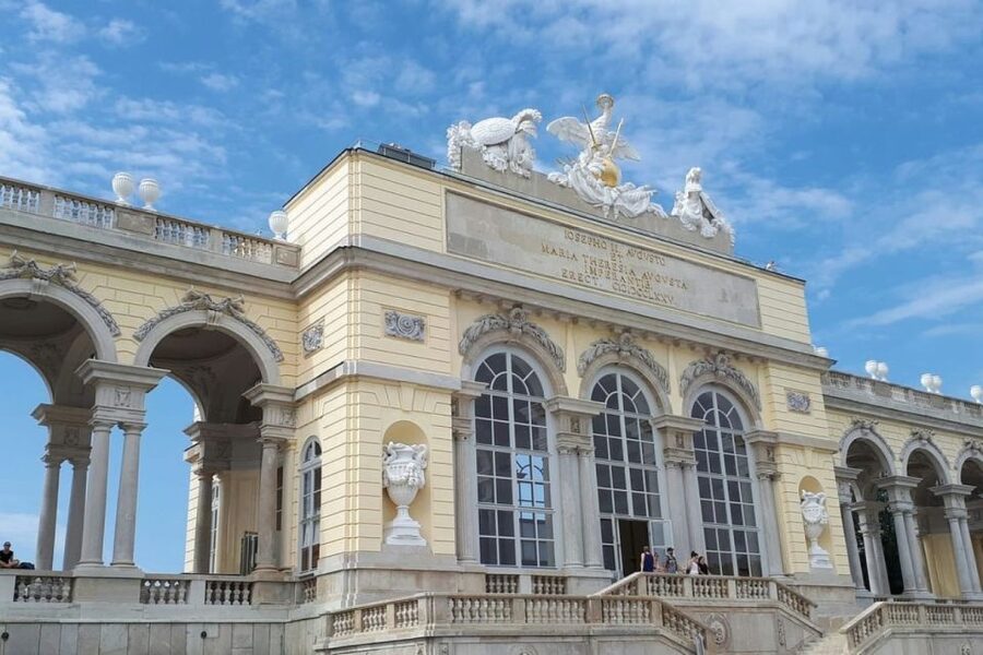 Vienna: Skip-the-Line Schonbrunn Palace Private Tour - Private guiding, with names and languages that matter