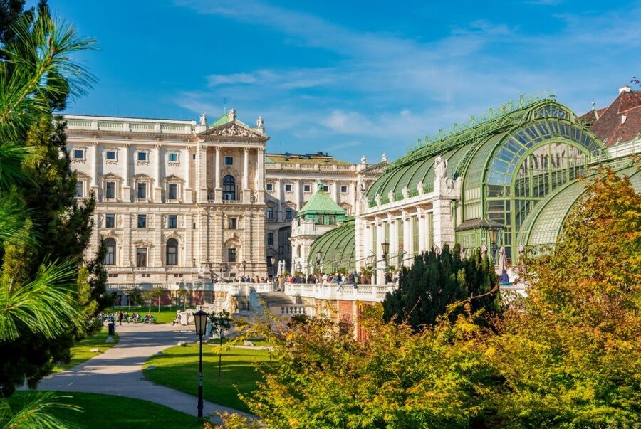 Vienna: Skip-the-Line Sisi Museum, Hofburg and Gardens Tour - The guides make the difference