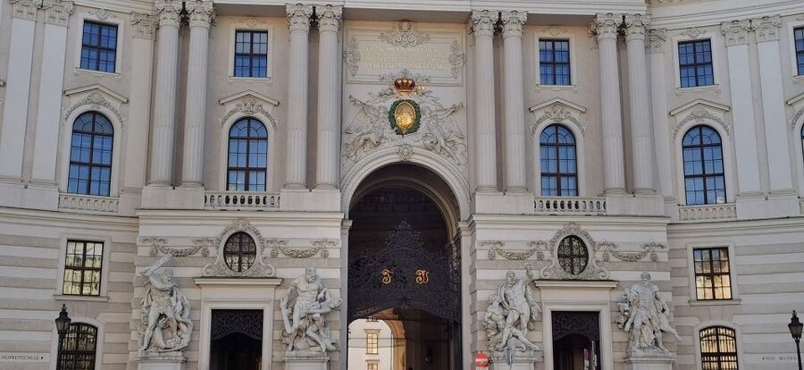 Vienna St. Stephen's Cathedral and city walk - Guide language, clothing, and practical planning