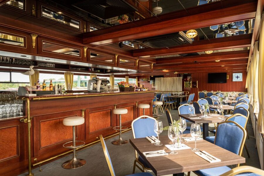 Vienna: Sunset Summer Cruise - Dinner on the Danube: what the buffet adds