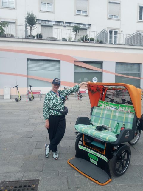 Vienna: Tour RAXI (electric rickshaw) 3 hours in Vienna - The Prater by bike path and open road