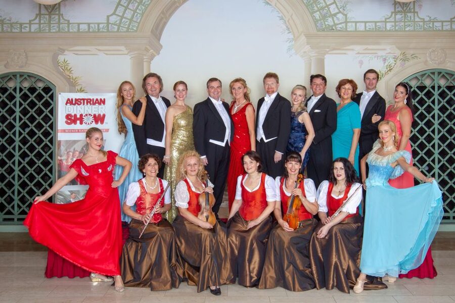Vienna: Traditional Dinner Show at the Wiener Rathauskeller - Is $97 good value in Vienna?