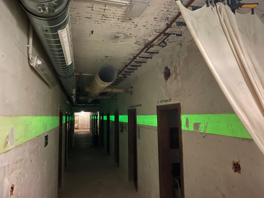 Vienna: Underground WWII Bunker Ticket and Guided Tour - Meeting at the liberation museum