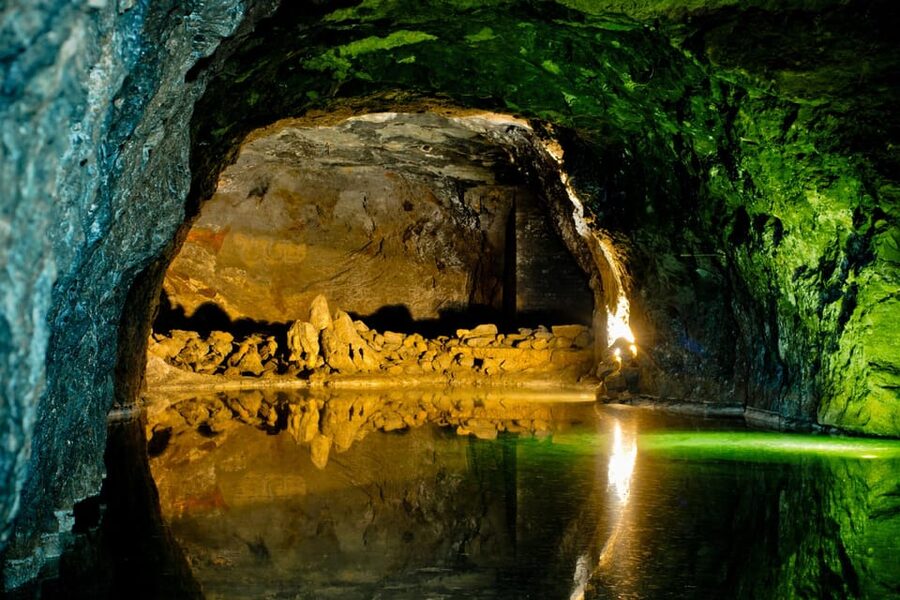 Vienna: Vienna Woods Tour with Underground Lake and Wine - Is $129 good value for four hours?