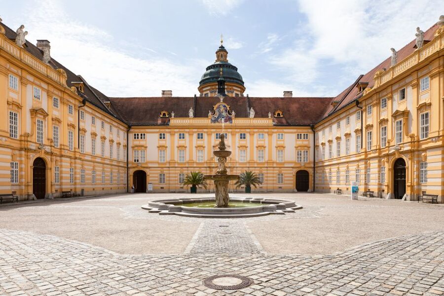 Vienna: Wachau Valley, Melk Abbey Tour with Danube Boat Trip - Meeting in central Vienna and settling into the coach