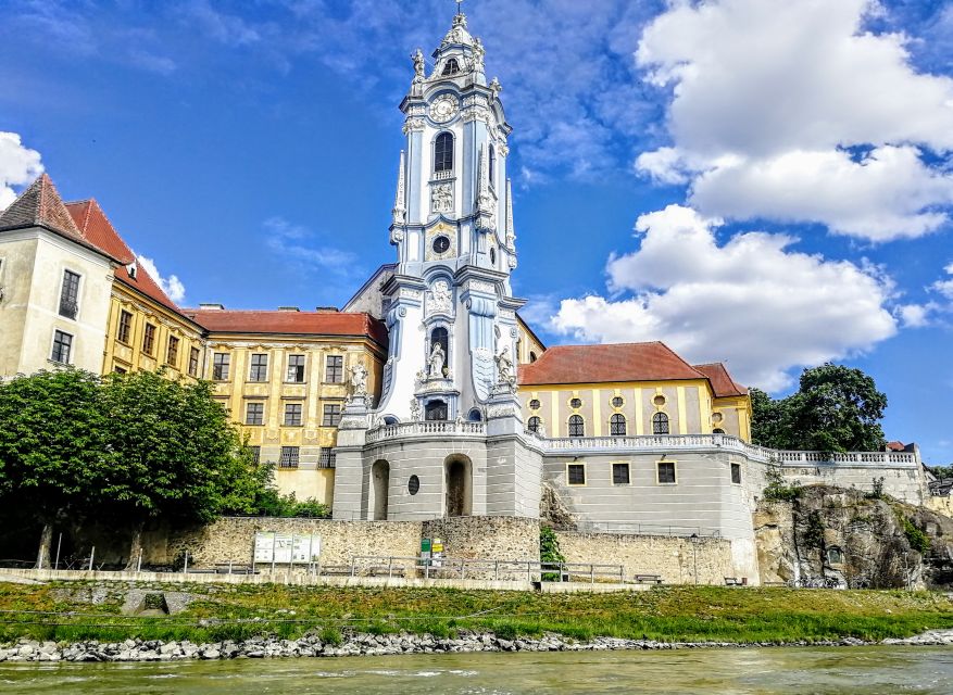 Vienna: Wachau Valley Private Kayak and Wine Tour - Why kayaking gives you a different Wachau