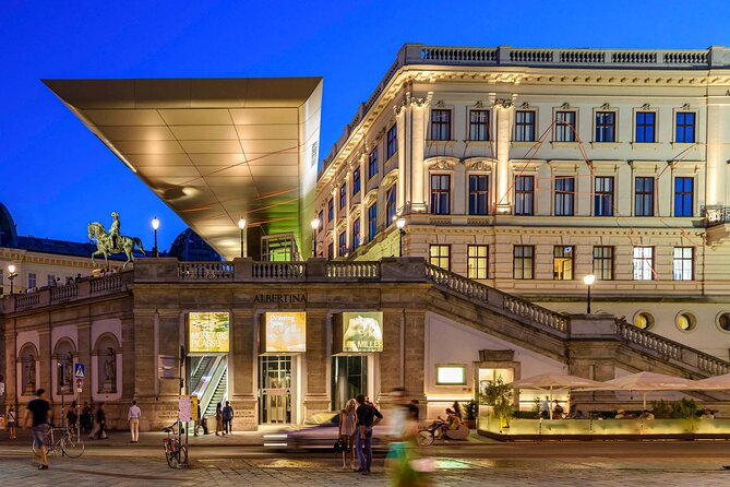 Vienna Walking Tour with Audioguide on Your Smartphone - War memory, art, opera, and Mozart