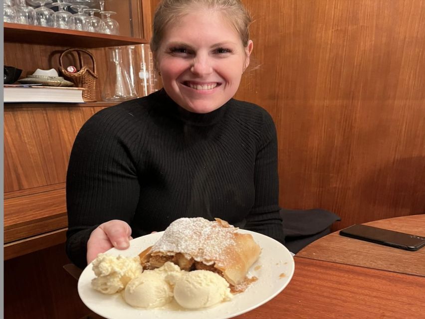 Vienna: Wiener Schnitzel and Strudel Cooking Class - The welcome: more dinner party than schoolroom