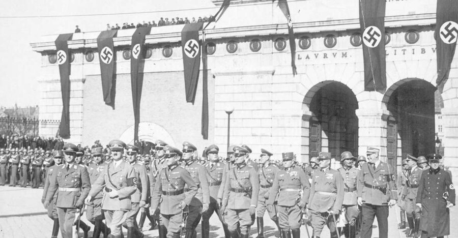 Vienna: World War II Historical Walking Tour - Beginning at the Albertina and the Opera House