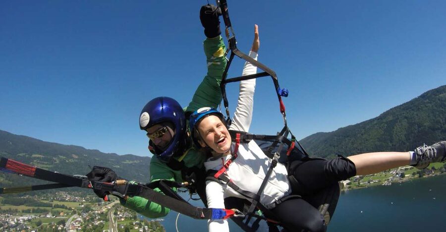 Villach/Ossiachersee: Paragliding "Action" Tandemflug - The 25-minute gondola ride to Gerlitzen Alpe