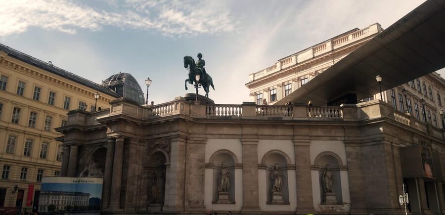 Wien: Tours with locals by public transport & walking - Schönbrunn and the Garden Walk